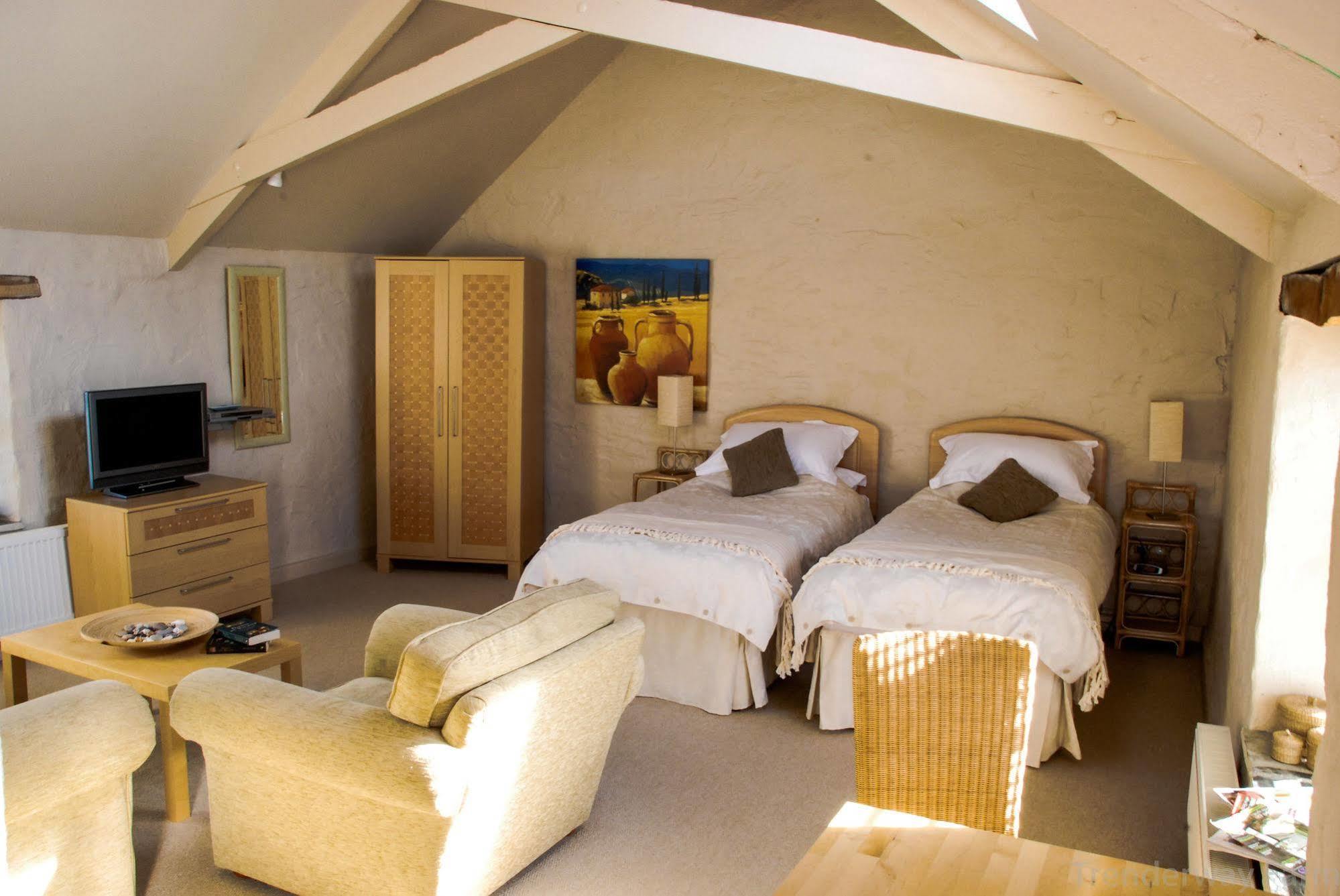Bed and Breakfast Trenderway Farm à Looe Extérieur photo