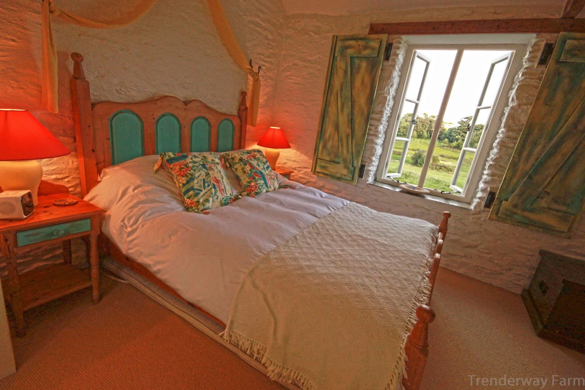 Bed and Breakfast Trenderway Farm à Looe Extérieur photo